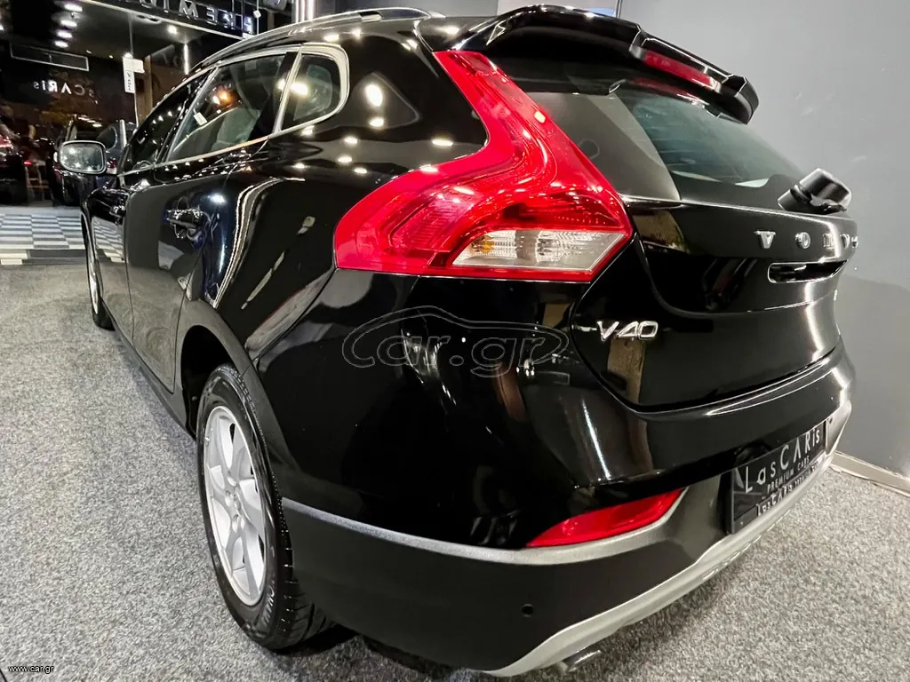 Μεταχειρισμένο VOLVO V40 CROSS COUNTRY 2019 - φωτογραφία 13 - LasCARis Premium Cars Θεσσαλονίκη