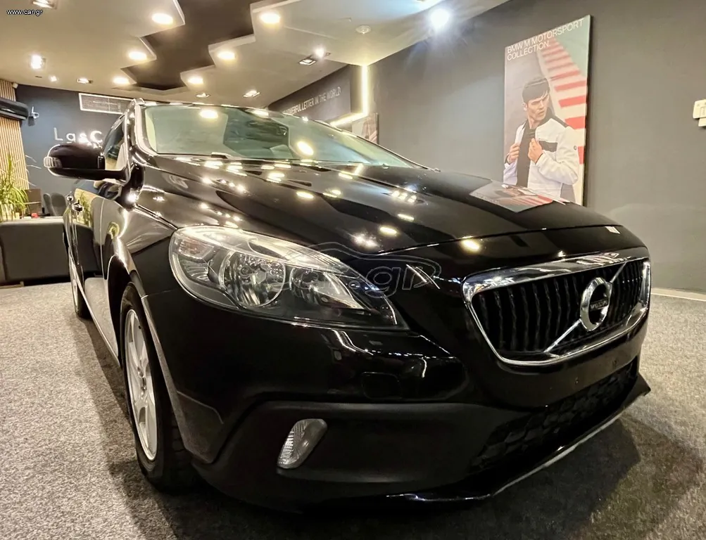 Μεταχειρισμένο VOLVO V40 CROSS COUNTRY 2019 - φωτογραφία 18 - LasCARis Premium Cars Θεσσαλονίκη